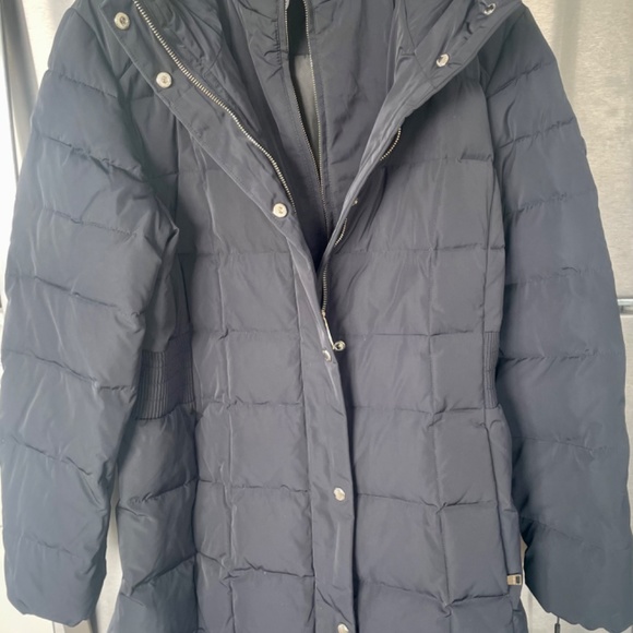 Brand new Calvin Klein Puffer jacket - Picture 3 of 5